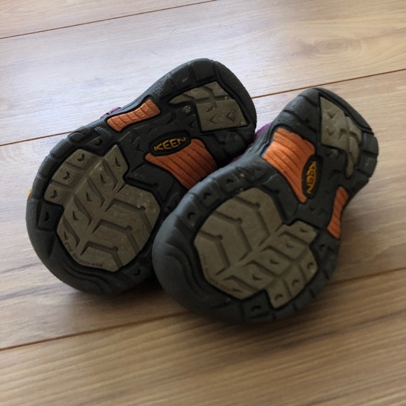 SOLD Keen Infant Size 4 Sandals - Picture 4 of 4